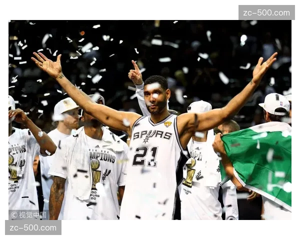 马刺进攻效率118.6防守效率110.1均列第三 文班亚马体系成熟 马刺进攻效率118.6防守效率110.1均列第三 文班亚马体系成熟