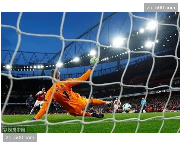 青岛西海岸防守漏洞 场均失球数攀升暴露战术短板 青岛西海岸防守漏洞 场均失球数攀升暴露战术短板